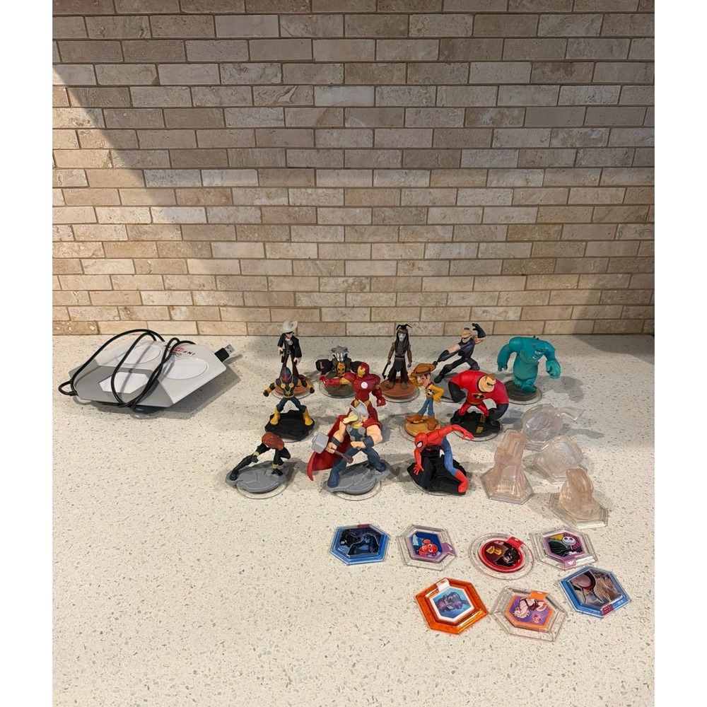Disney Infinity Xbox 360 Portal Base 11 Figures 7 Power Discs Toy Box Pieces Lot